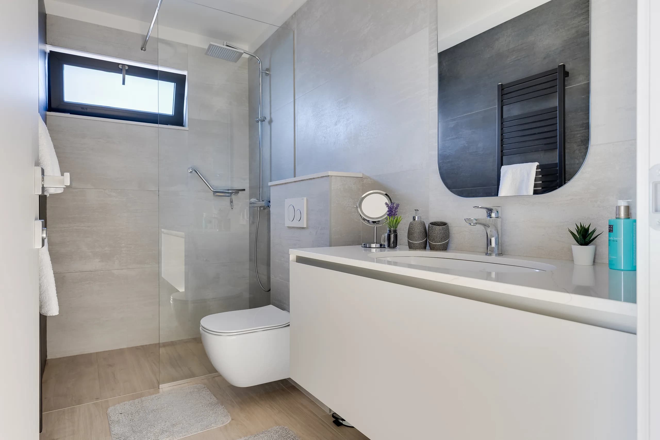 Modern bathroom with walk-in shower