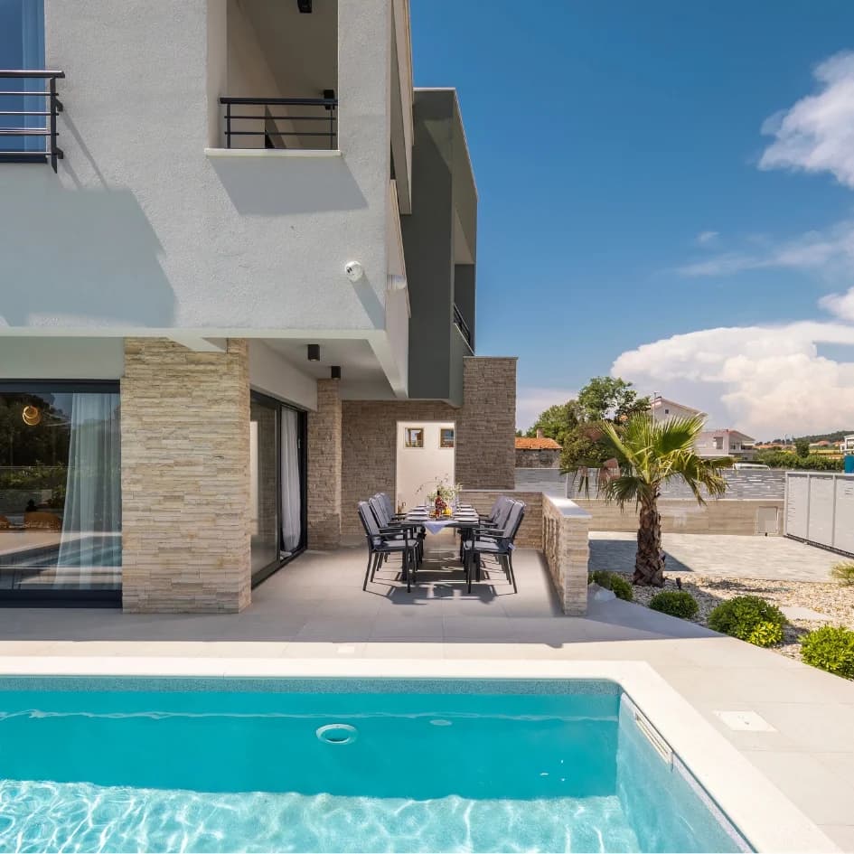 Villa Nadja pool and terrace